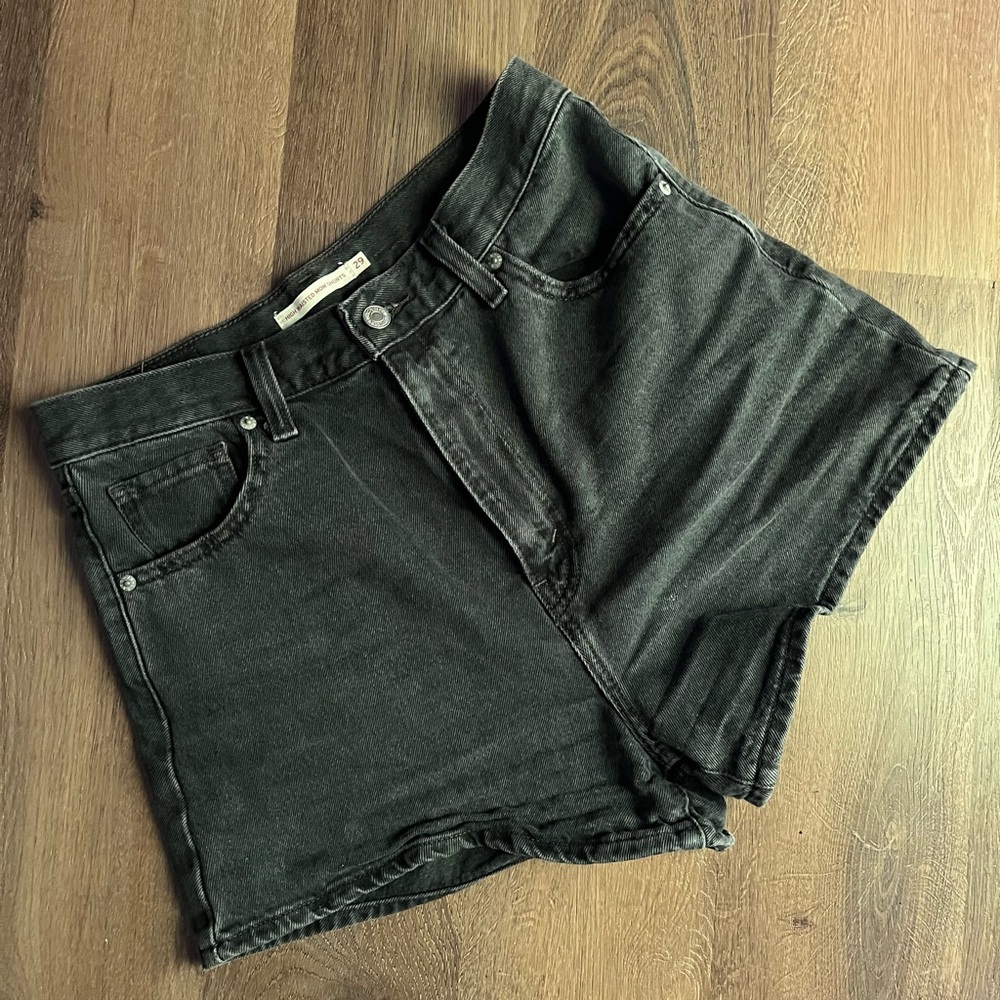 Levi’s Mom Shorts